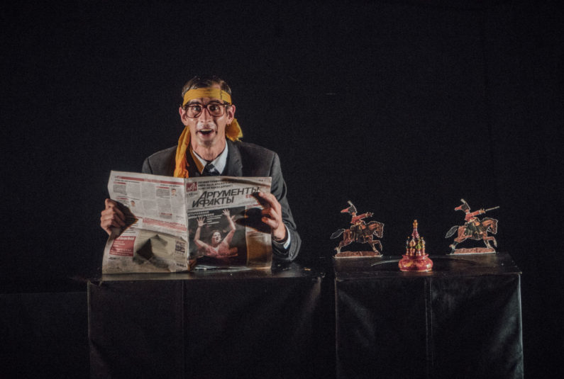 « M. Jules, l'épopée stellaire » (c)Les Philosophes barbares, rdv pris, théâtre des marionnettes, go out magazine mai 2018.jpg