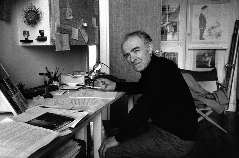 Robert Doisneau dans son atelier, 1983 (c)Peter Turnley, article doisneau, déclics et des déclichés par mina sidi ali pour go out magazine mai 2018