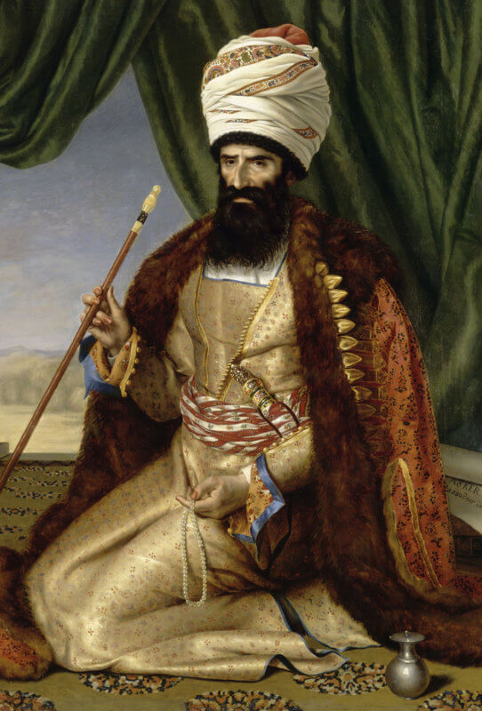 L’Orient, L’Iran, la rose. De 1786 à 1925, la dynastie Qajar règne fastueusement et fascine par le raffinement de ses arts décoratifs – mention à l’usage emblématique de la rose. Le musée du Louvre-Lens offre la première rétrospective européenne uniquement consacrée à l’art de cette dynastie qui s’ouvre davantage à l’Occident et à la modernité tout en conservant son esprit persan propre. L’art Qajar est avant tout un art de monstration du pouvoir – un art royal. Réalisées pour le shah par des artistes de cour, les œuvres sont jalousement gardées dans les palais dont, aujourd’hui encore, l’univers calfeutré est parfois difficile d’accès. Mais les prêts d’institutions, publiques et privées, occidentales comme orientales, et plus particulièrement de musées iraniens, ont permis d’étoffer cette riche exposition qui présente peintures, bijoux, tapis, costumes et autres armes d’apparat dans une mise en scène immersive signée Christian Lacroix.